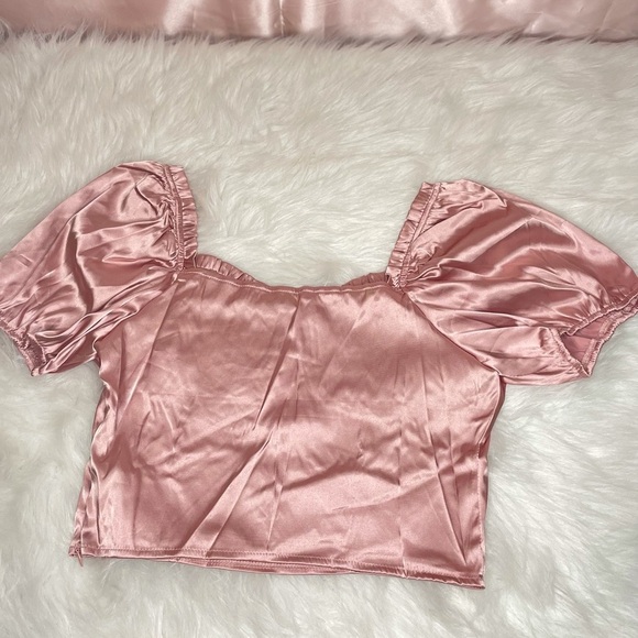 LIGHT MAUVE RUFFLE SATIN SHORT SLEEVE CROPPED LENGTH TOPS - Picture 3 of 7